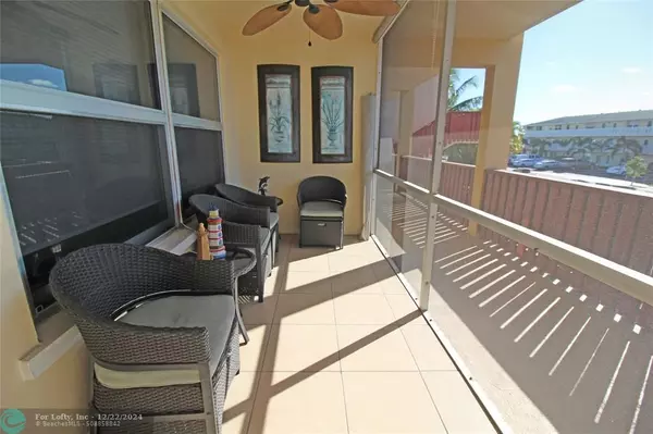 Pompano Beach, FL 33060,651 Pine Dr  #208