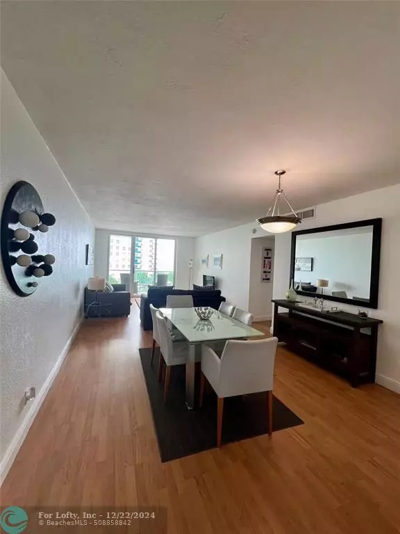 Hollywood, FL 33019,3801 S Ocean Dr  #4Y