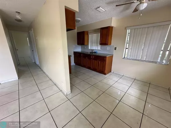 Coral Springs, FL 33065,4360 Riverside Dr  #4