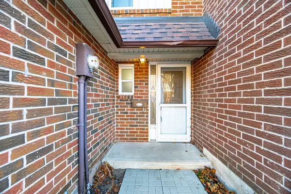 Milton, ON L9T 3K5,371 Bronte ST S #9