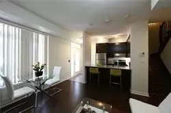 Mississauga, ON L5B 0E6,370 square one DR