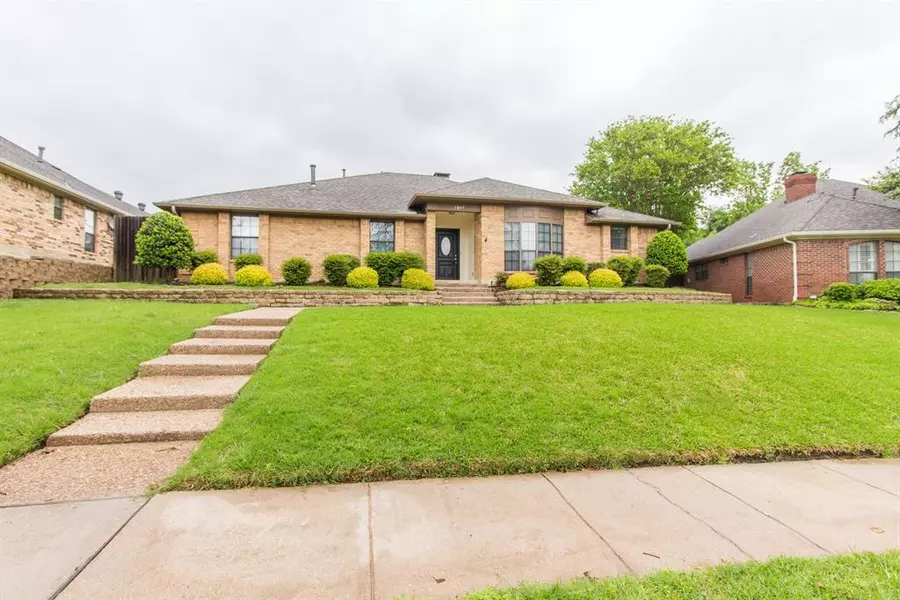 1207 Sycamore Drive, Carrollton, TX 75007