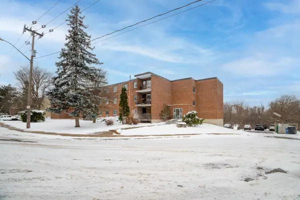 Waterloo, ON N2M 4N9,4 Avalon PL