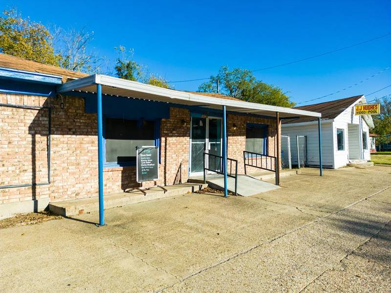 1108 N Kaufman Street N, Ennis, TX 75119