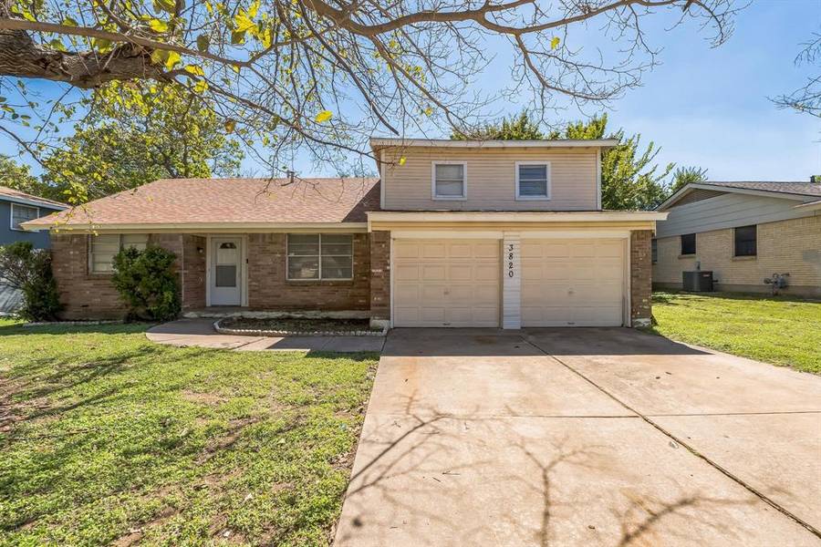 3820 Triumph Street, Forest Hill, TX 76119