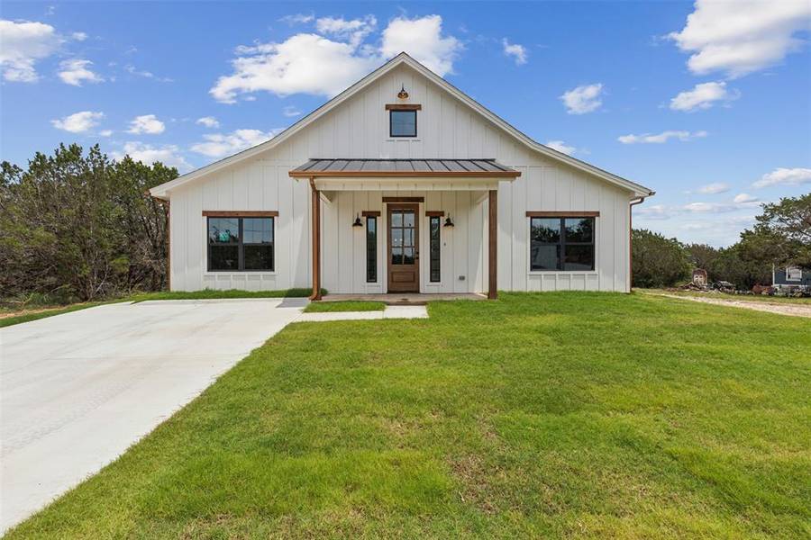 2601 Creekview Drive, Granbury, TX 76048