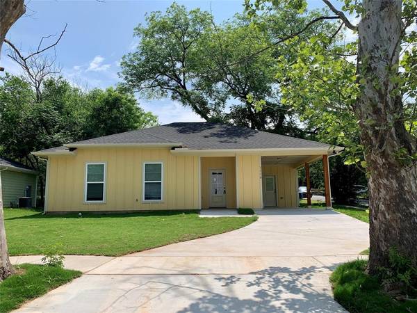 1116 S 6th Avenue, Denison, TX 75021