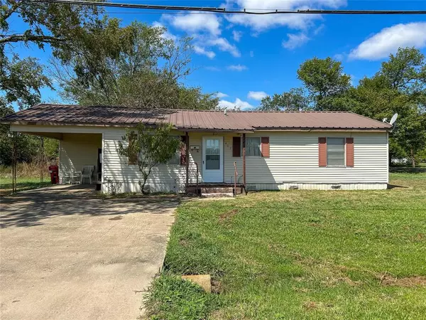 407 15th Street, Honey Grove, TX 75446