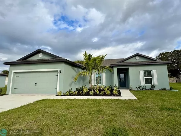 921 SW Castaneda Ln, Port St Lucie, FL 34953