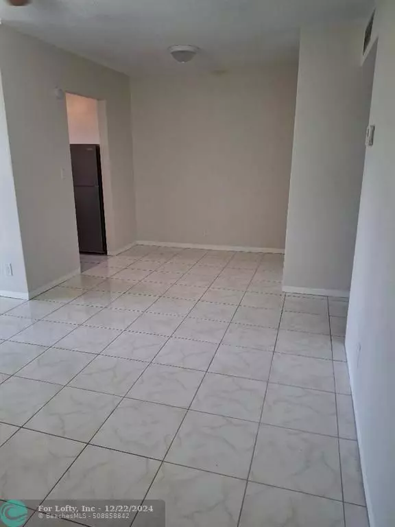 Lauderhill, FL 33313,1621 NW 46th Ave  #105