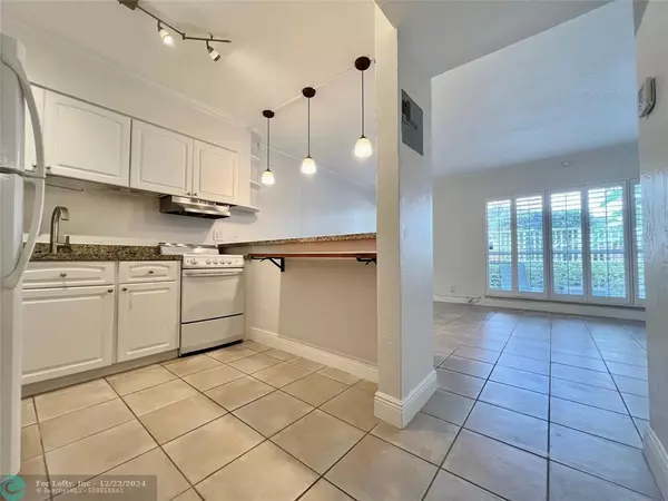 Wilton Manors, FL 33305,2124 NE 5th Ave  #107