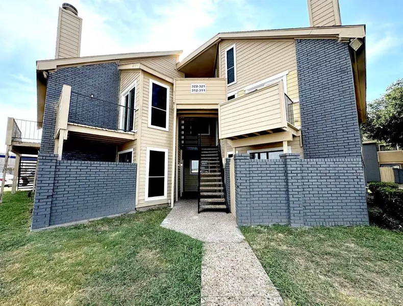 3524 Buckingham #326, Garland, TX 75042