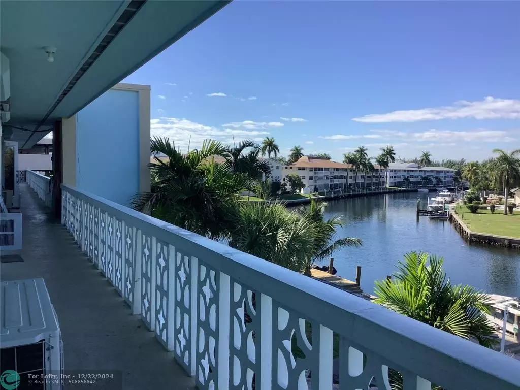 Hallandale Beach, FL 33009,455 Golden Isles Dr  #209