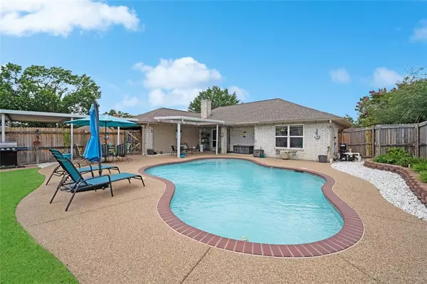 1608 Mayflower Drive,  Carrollton,  TX 75007