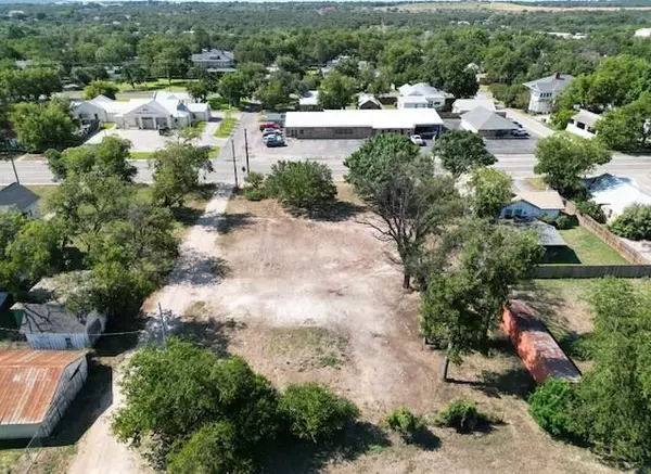 San Saba, TX 76877,402 W Wallace Street