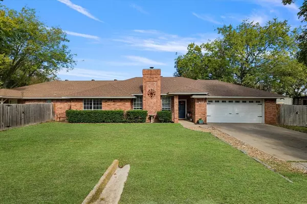 410 S Kirby Street,  Pilot Point,  TX 76258