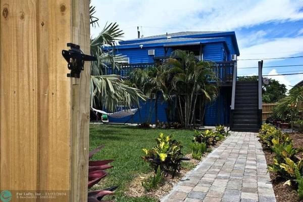 906 N L St, Lake Worth Beach, FL 33460