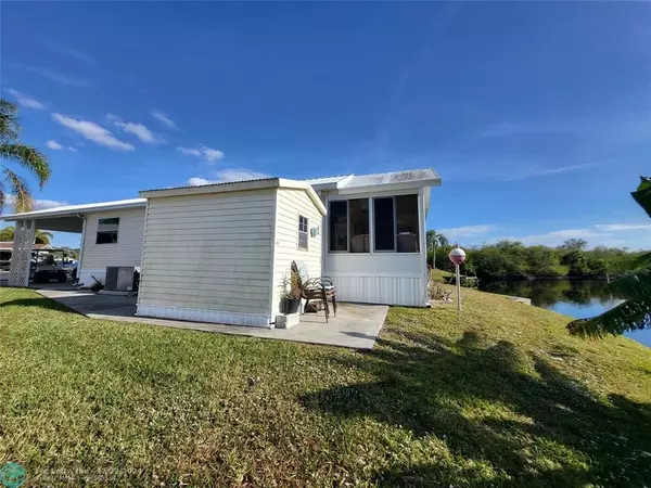 Okeechobee, FL 34974,13801 SE HWY 441 Lot #252