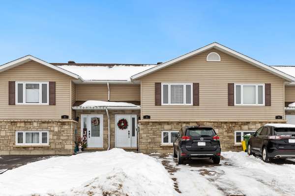 3 William Thomas DR, Petawawa, ON K8H 0C1