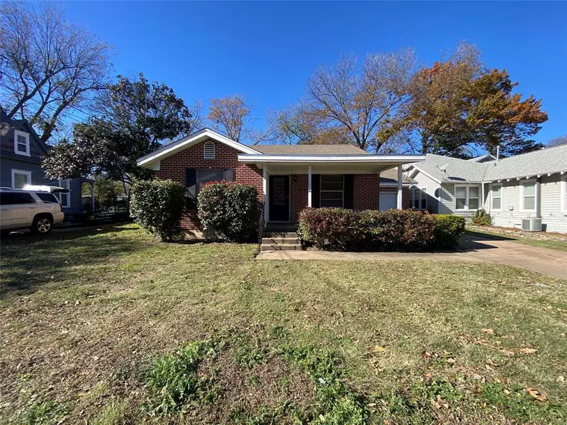 304 S Waco Street, Weatherford, TX 76086