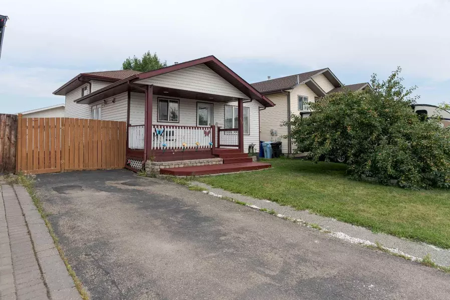 152 Webb DR, Fort Mcmurray, AB T9H 5H5