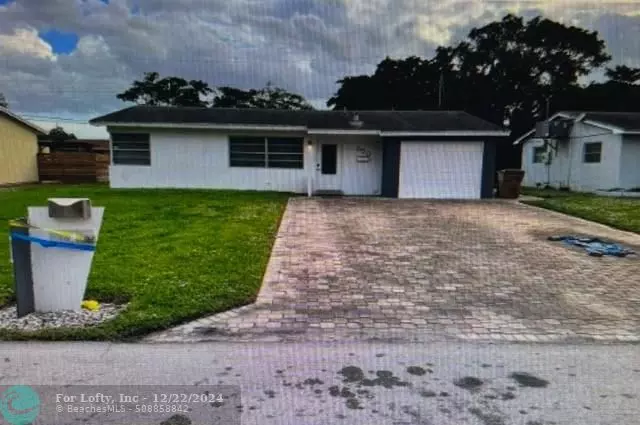 650 SW 14th Pl, Deerfield Beach, FL 33441