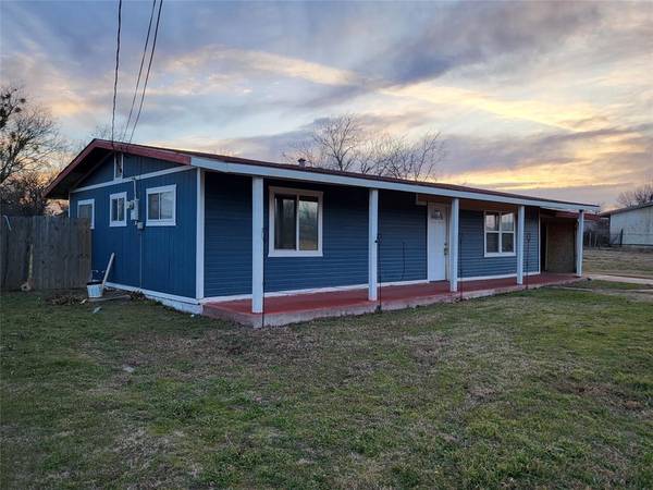 623 W Mesquite Street, Jacksboro, TX 76458