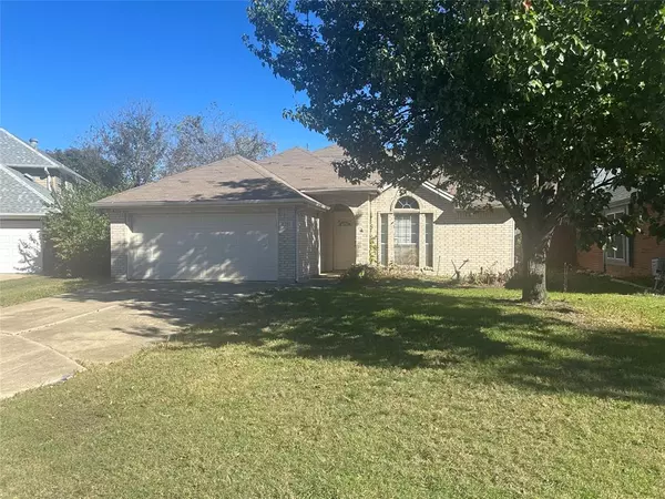 4216 Maryanne Place,  Haltom City,  TX 76137