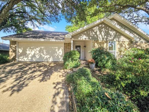 903 Bucknell Drive, Arlington, TX 76012