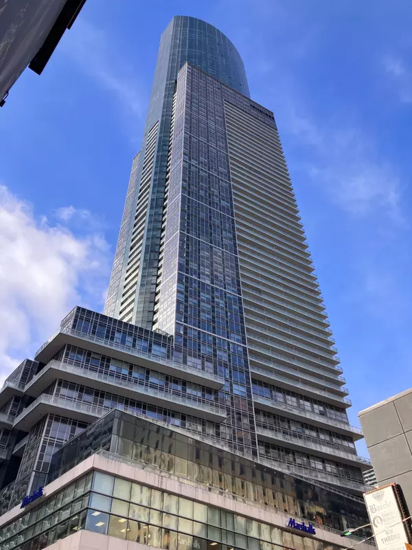 388 Yonge ST #6805, Toronto C01, ON M5B 0A4