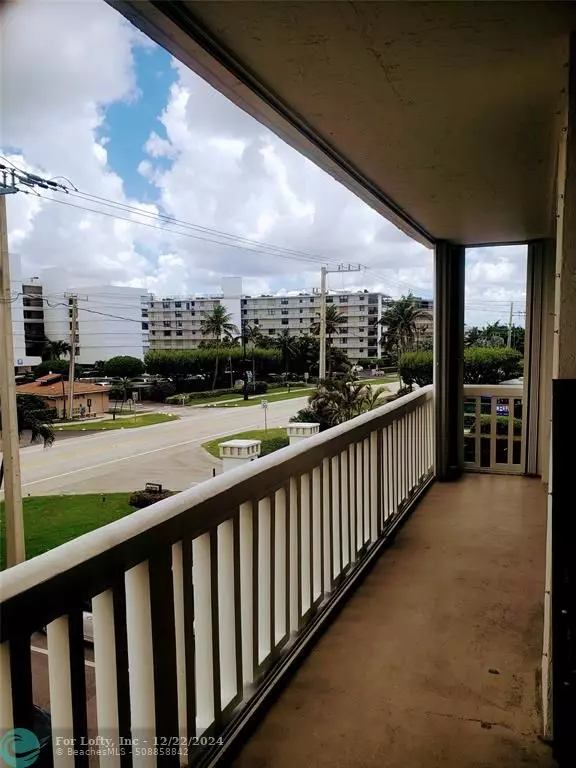 South Palm Beach, FL 33480,3570 S Ocean Boulevard  #311