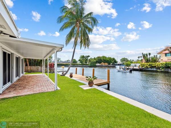 2140 NE 25th St, Wilton Manors, FL 33305