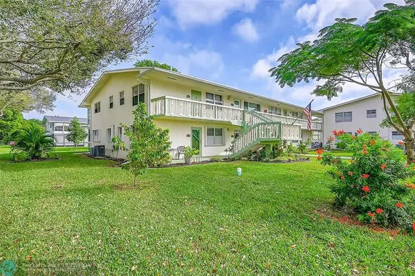 Deerfield Beach, FL 33442,156 Farnham G  #156