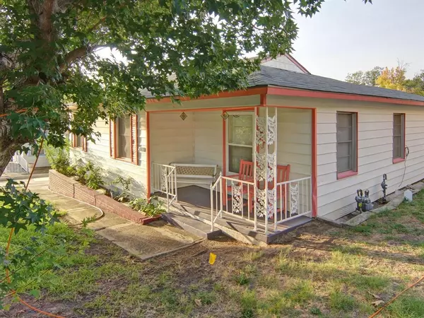 River Oaks, TX 76114,5017 Thurston Road