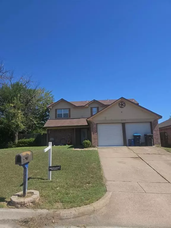 6736 Woodsmoke Way, Fort Worth, TX 76137