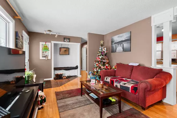 Olds, AB T4H 1R9,5 McLeod CRES