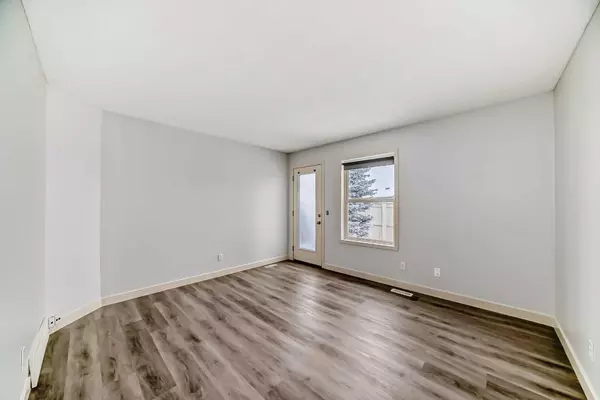 Calgary, AB T3J0G2,265 Saddlebrook PT NE