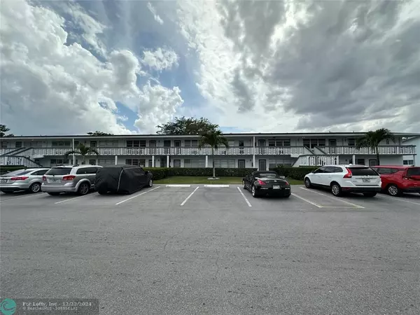 Deerfield Beach, FL 33442,99 Oakridge H  #99