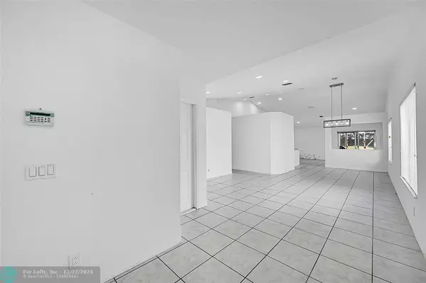 Weston, FL 33327,286 CONSERVATION DR