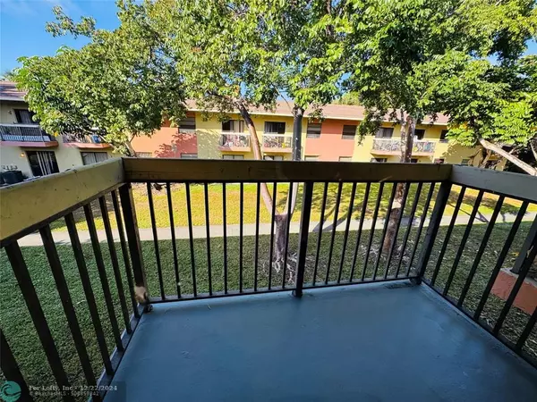 Tamarac, FL 33319,4060 Lakeside Dr  #4060