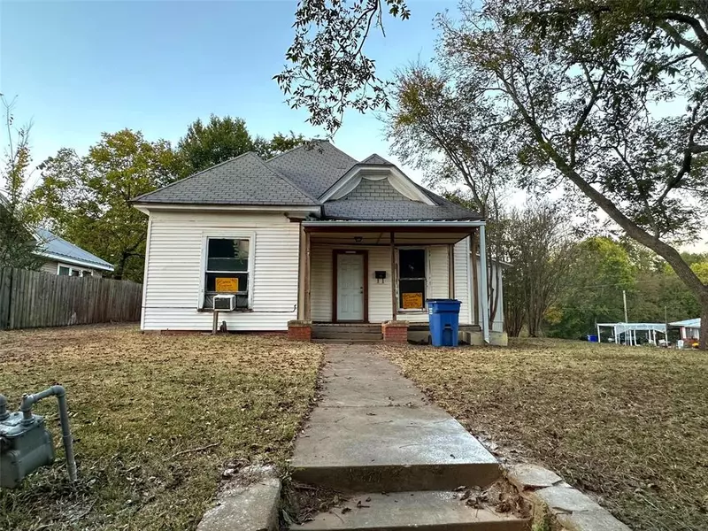 219 E Jordan Street, Grand Saline, TX 75140