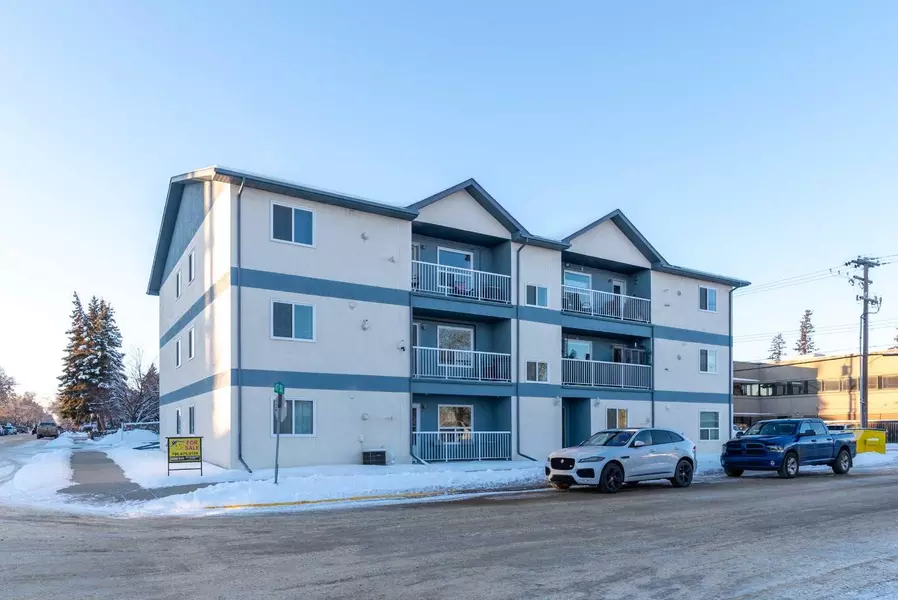 5102 47 ST #104, Lloydminster, AB T9V 0G2