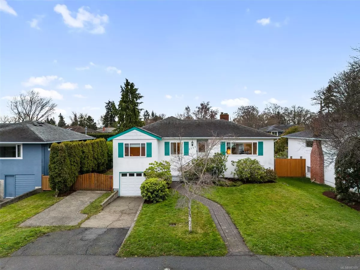 Oak Bay, BC V8R 2R9,2141 Newton St