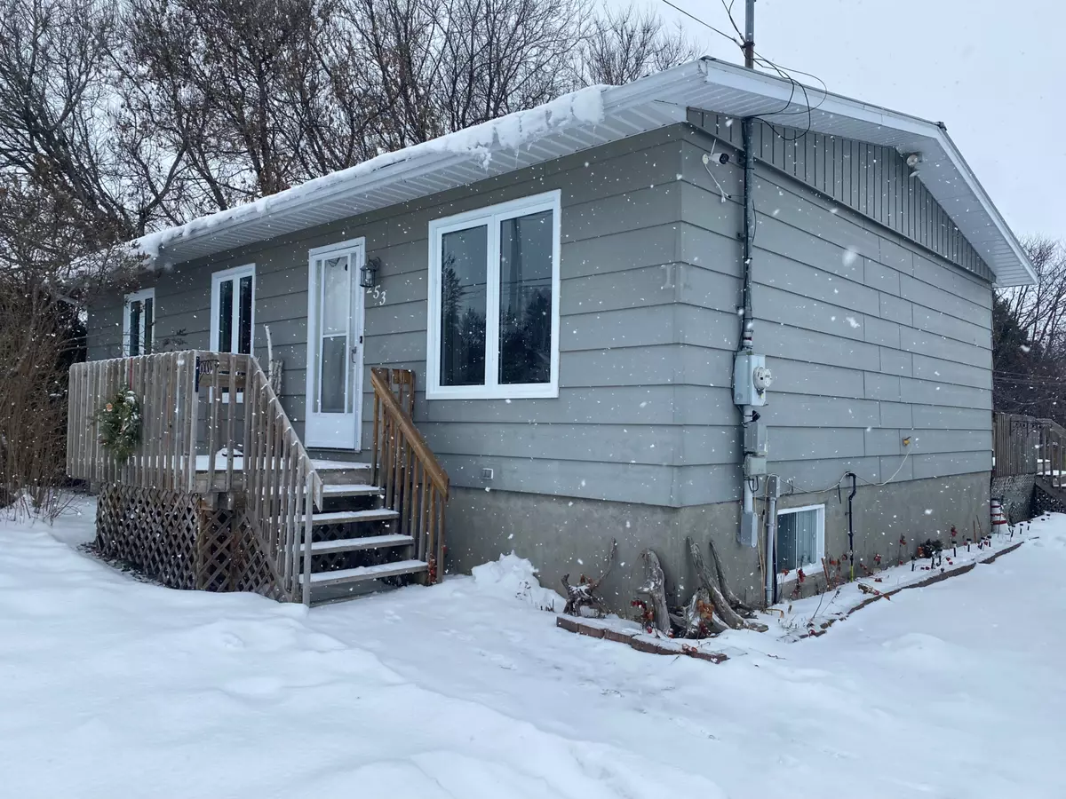 Temiskaming Shores, ON P0J 1K0,253 Little ST