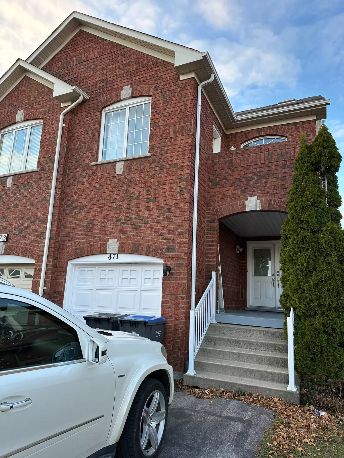 Mississauga, ON L5B 4H3,471 Stonetree CT