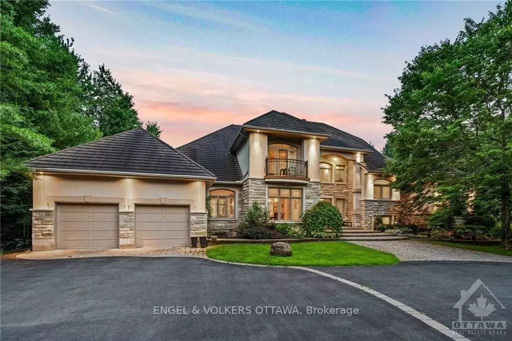 Manotick - Kars - Rideau Twp And Area, ON K4M 1K3,5800 QUEENSCOURT CRES