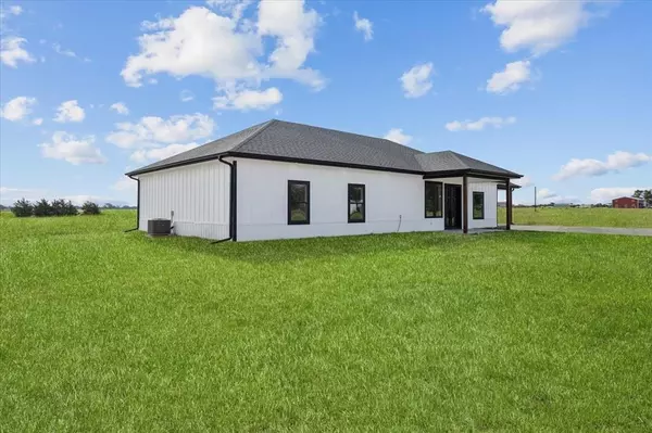 Sumner, TX 75486,1706 CR 35400