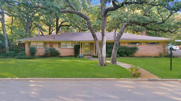 710 Ross Trail, Arlington, TX 76012