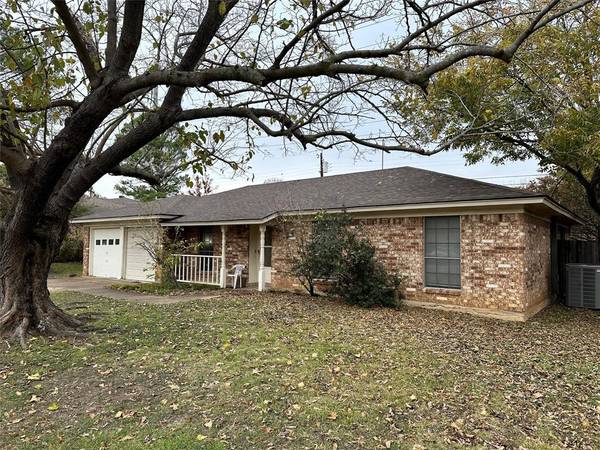 Bedford, TX 76021,837 Spring Brook Drive