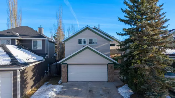 153 Somerset WAY SW, Calgary, AB T2Y 3K3